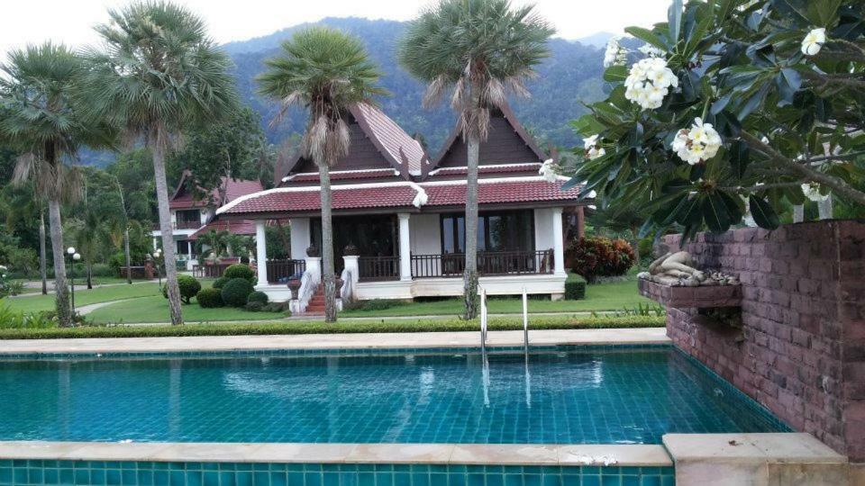 Gardenia Oceanfront Villa Koh Chang Exterior photo