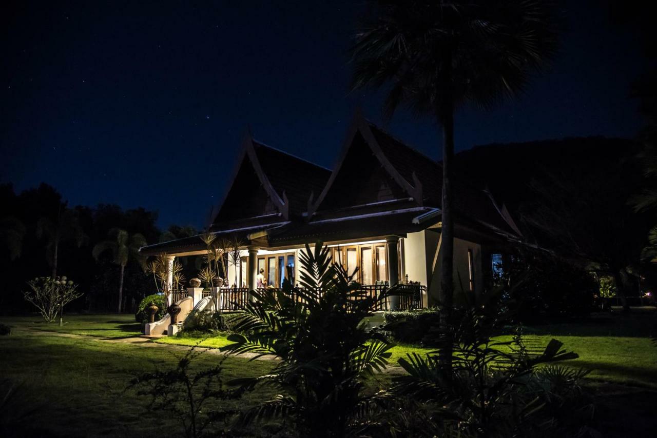 Gardenia Oceanfront Villa Koh Chang Exterior photo